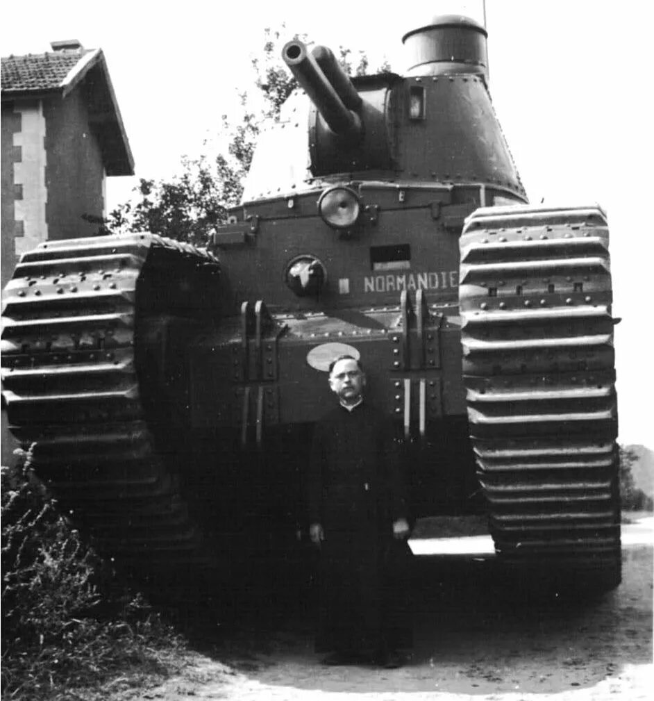 Char is c. Танк fcm char 2c франция. французский танк fcm 2c. французский танк char 2c. char 2c fcm 2c танк.