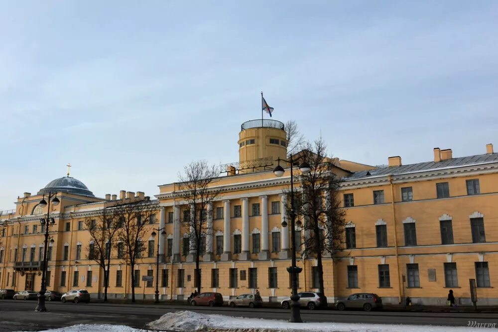 Корпуса спб. Корпус Петра Великого Санкт-Петербургский военно-морской. Морской кадетский корпус в Санкт-Петербурге. Морской кадетский корпус в Санкт-Петербурге 18 век. Военно-Морское училище Санкт-Петербург имени Фрунзе.