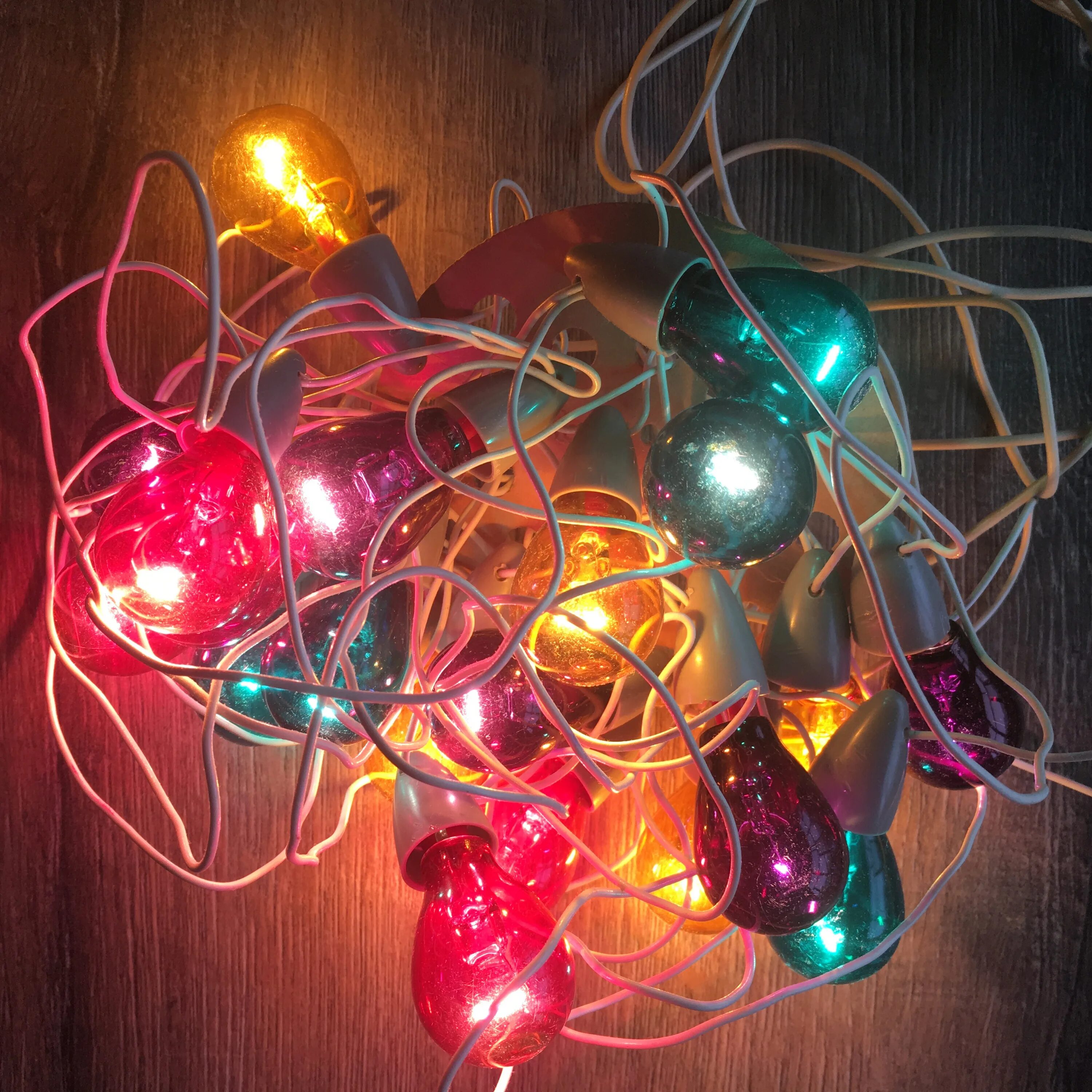 Елочная гирлянда включенная в сеть. Елочная гирлянда включенная а сеть с напряжением 220 вю. Гирлянда rl-t20c2. Австрийская гирлянда. Гирлянда actuel электрическая сетка 120 led ламп разноцветный 2 x 1 м.