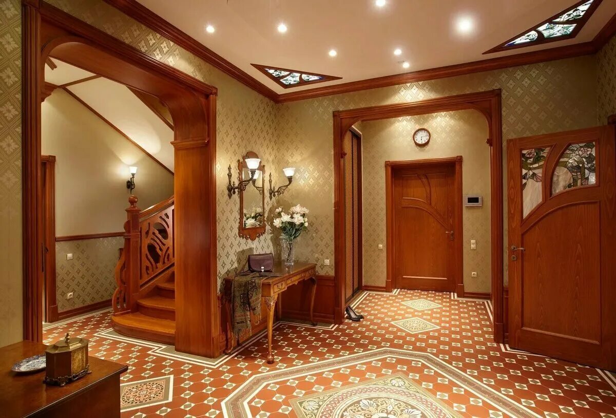 Красивые лестницы в коттедже. Коттедж холл. Холл в стиле неоклассика в частном доме. Лестница в классическом интерьере. Интерьер холла в частном доме.