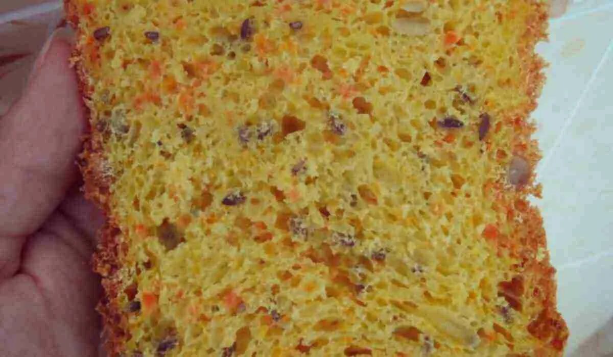 Хлеб с морковью и семечками. Морковный хлеб. хлеб с семечками в хлебопечке. морковный хлеб с семечками. хлеб с морковью и семечками в хлебопечке.