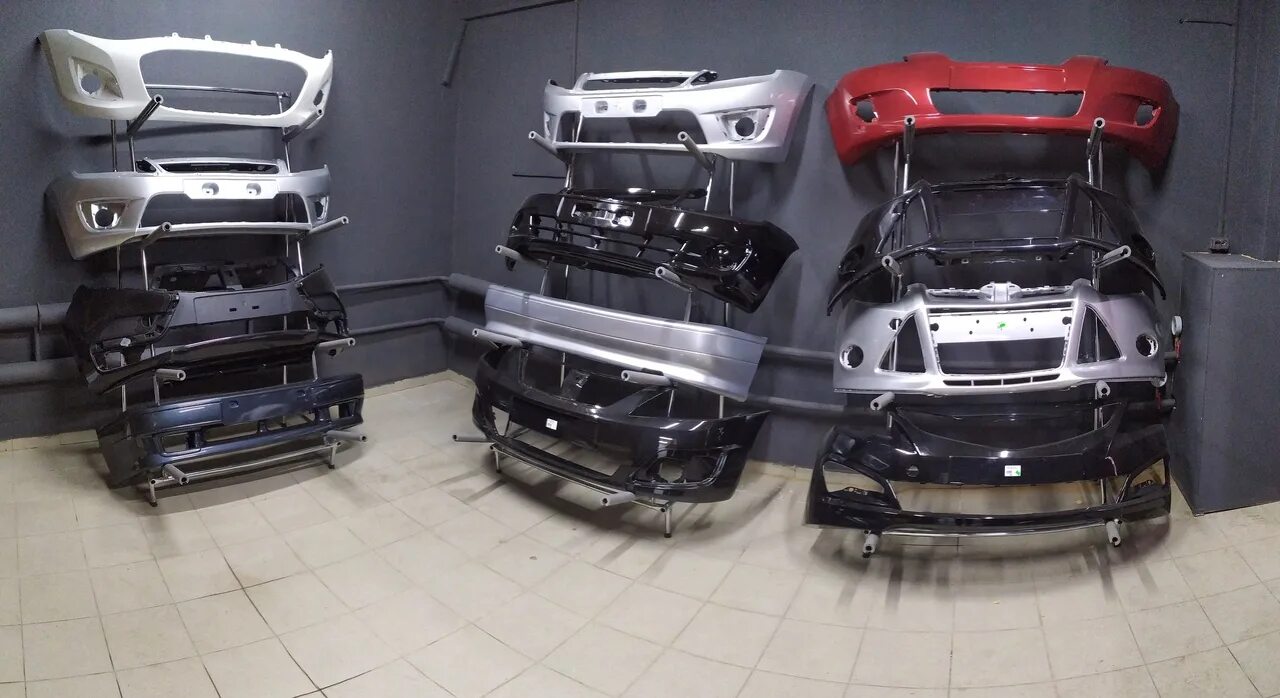 Автомагазин бампер. Стеллаж для кузовных деталей. Автомагазин бампер. Кузовные детали в цвет кузова. Запчасти на иномарки ульяновск новый город.