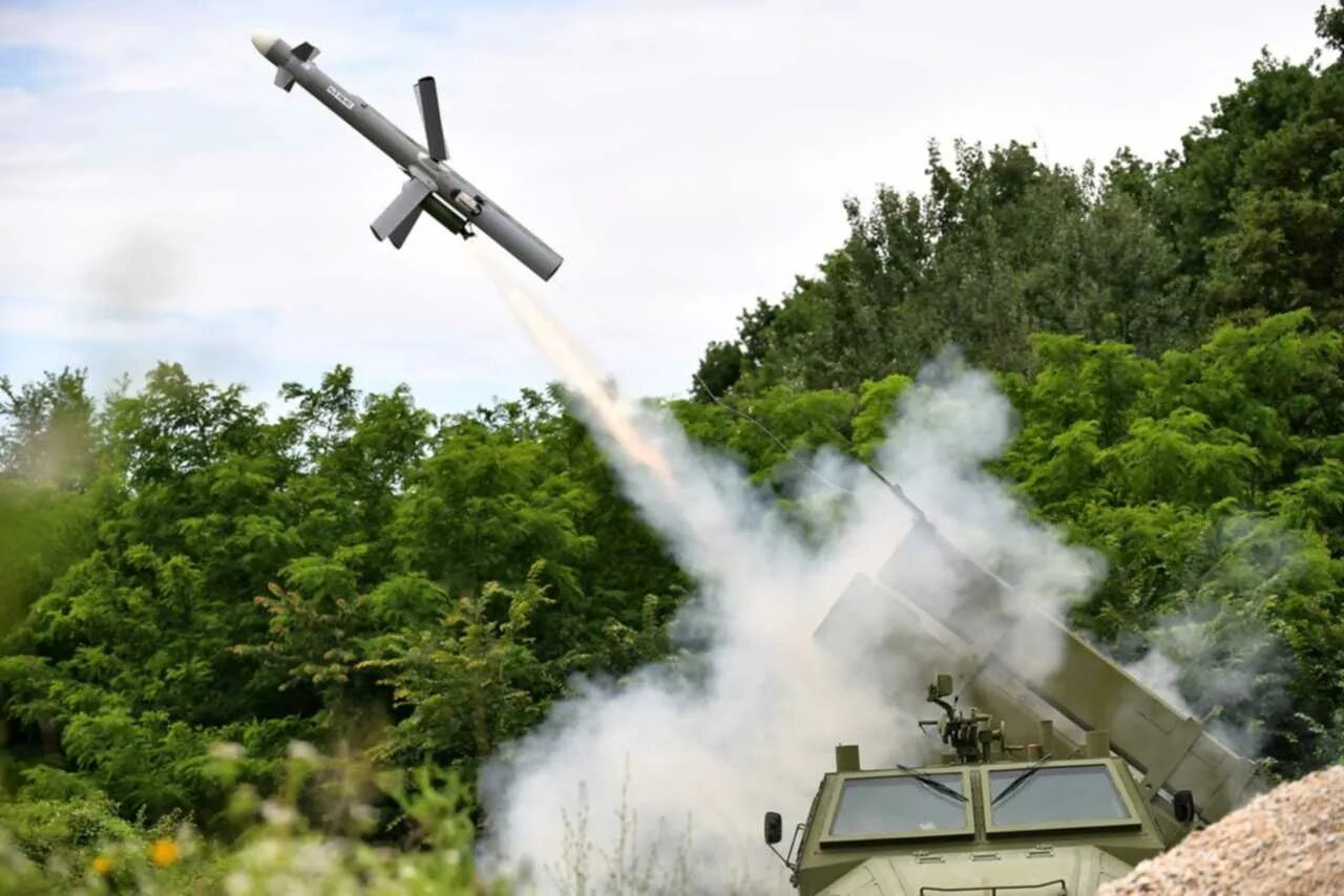 Артиллерия сербии. Сербия 1999 артиллерия. 155 мм самоходная гаубица. Сербская артиллерия. M56 гаубица югославия.