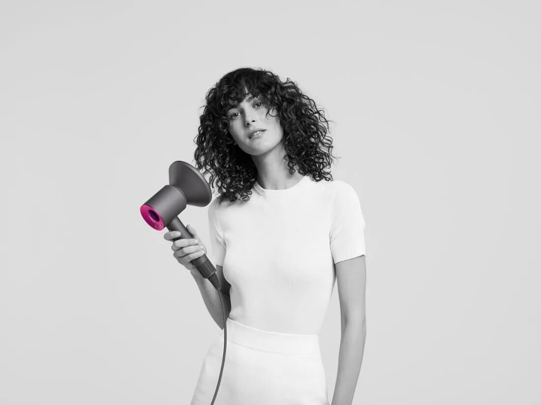 Как сушить феном дайсон. Фен дайсон. dyson hair dryer. фен дайсон кудри. dyson super hair dryer.