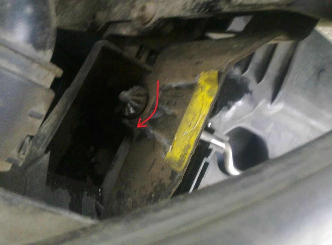 Замена ксеноновых ламп - Volkswagen Touareg (1G), 3,2 л, 2011 года запчасти DRIV