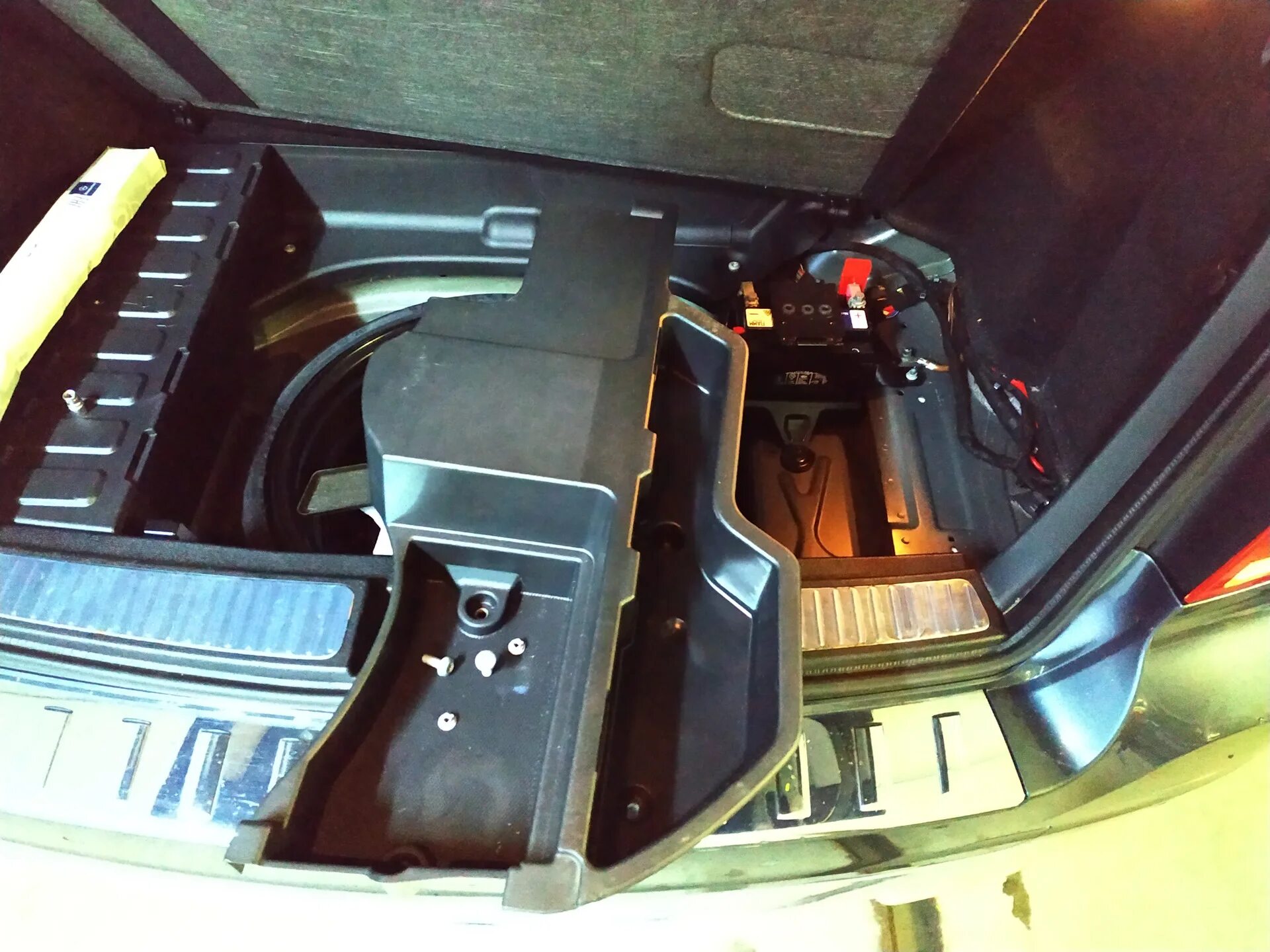 Glc где аккумулятор. Аккумулятор мерседес glk 220 cdi. mercedes glk 250 резервный аккумулятор. акб для мерседес glk 300. дополнительный акб мерседес glk 204.