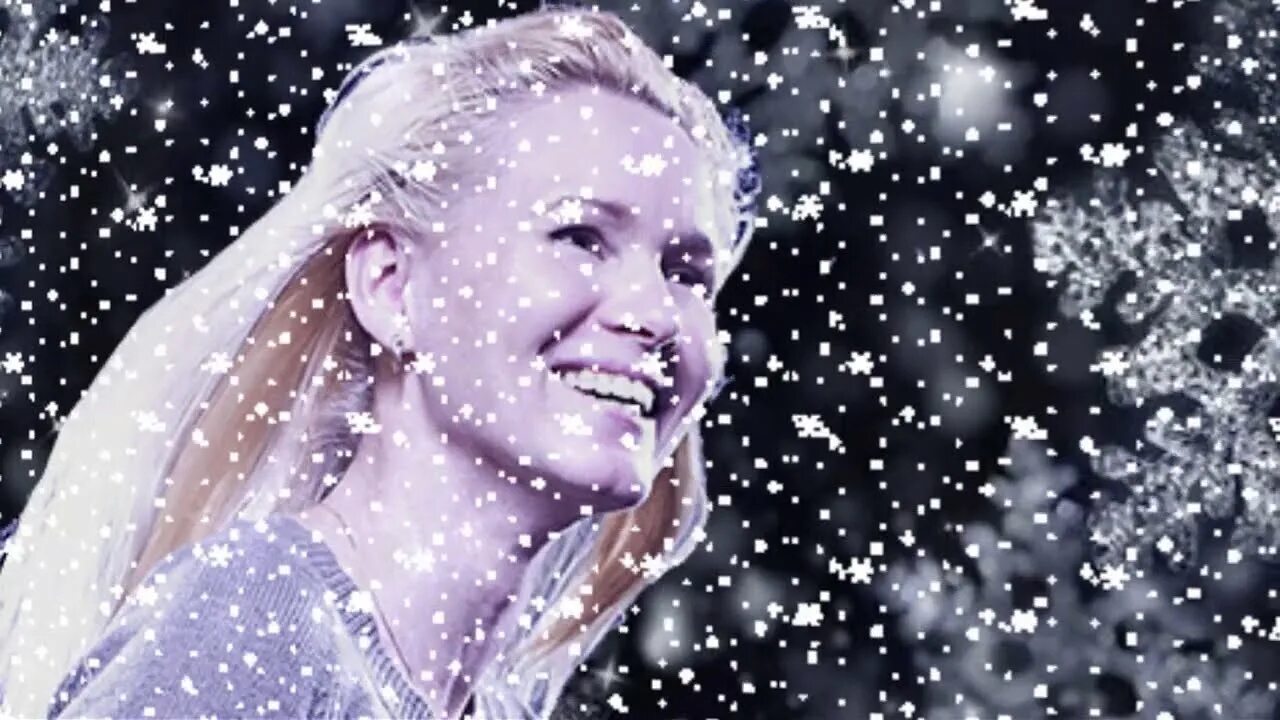 Мп3 снег летит и летит. Девушка, снег кружится. снежинки падают на лицо. снегопад девушка кружится. девушка кружится под снегом.