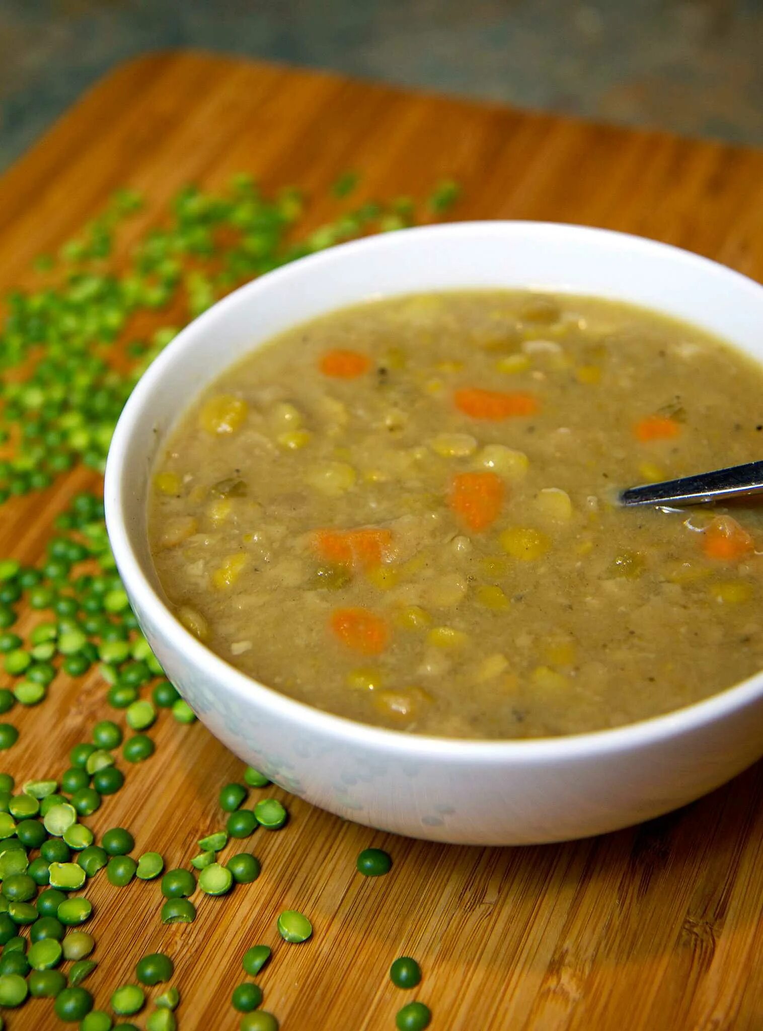 Рецепт вкусного гороха супа. Суп гороховый. гороховая похлебка. горох для супа. гороховый суп ингредиенты.
