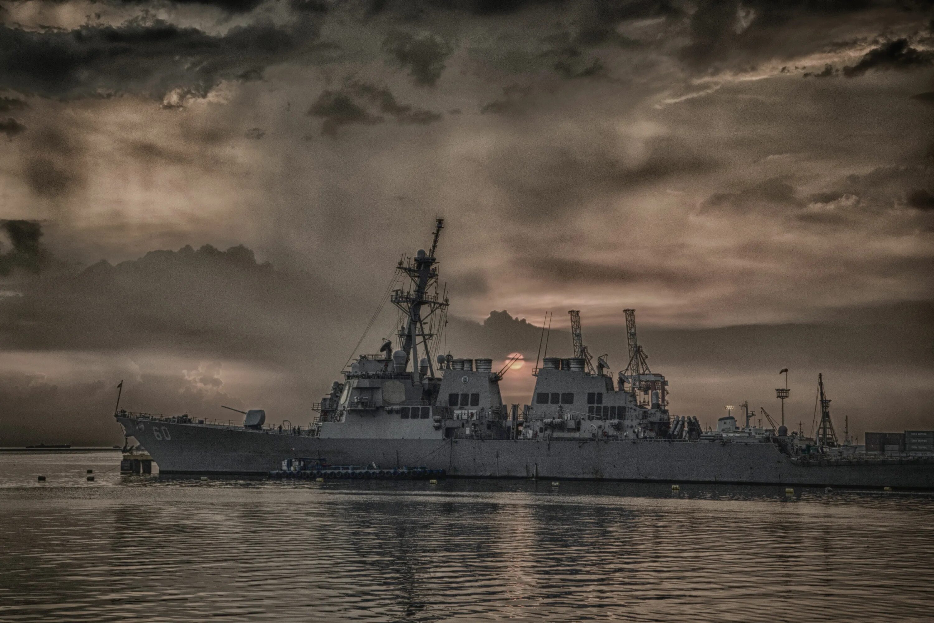 Советский крейсер проекта 68-бис. Линкор москва modern warships. Белый крейсер. Белый крейсер машина. Корабли вмф рф.