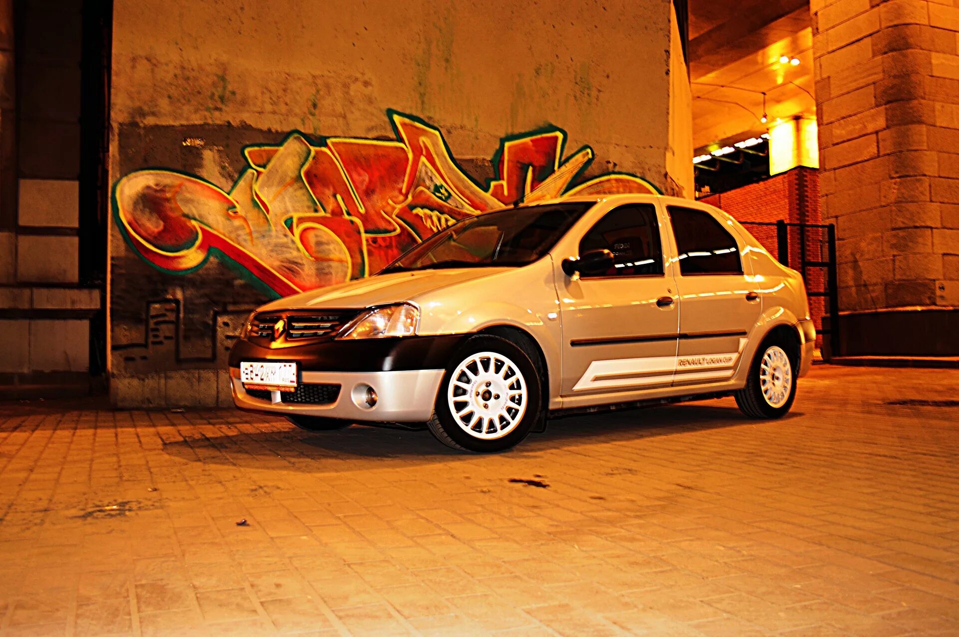 Renault logan тюнинг. Рено логан sport. renault logan 2 sport. renault logan cup. спортивный рено логан.