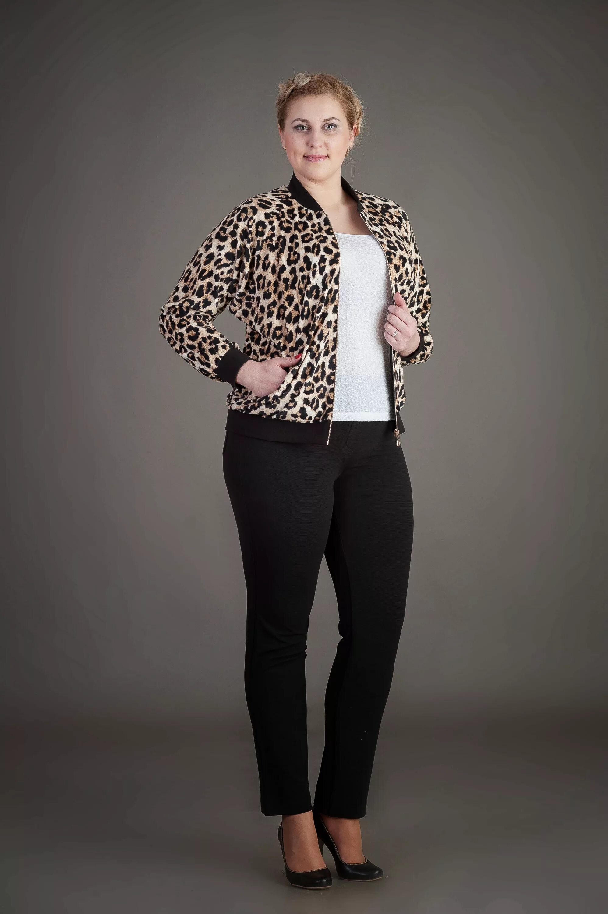 Халат женский изумруд. Изумрудная накидка из шифона. Танита шепетовская фастов украина 51. Халат женский изумруд. Изумруд магазин одежды больших размеров для женщин.