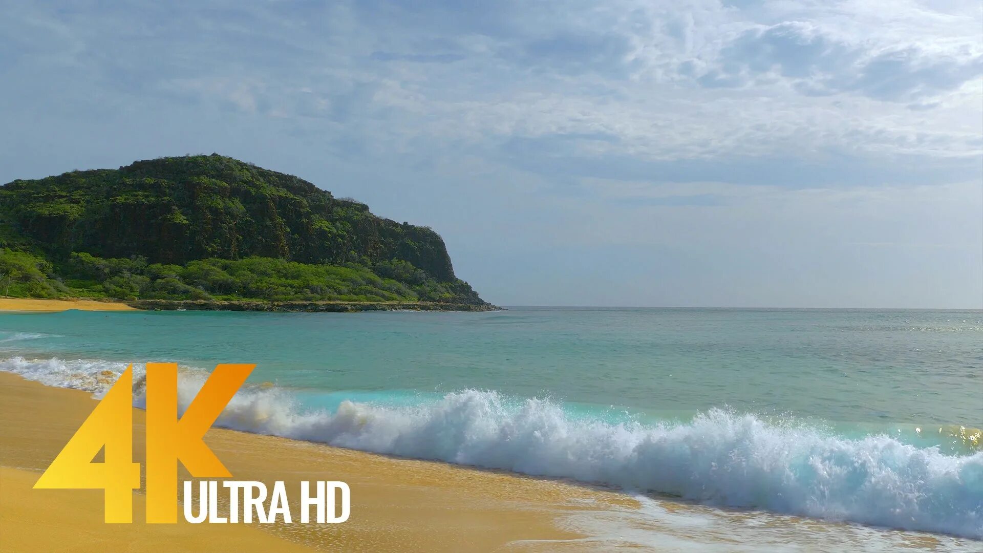 стоишь на берегу и чувствуешь соленый запах ветра. море прибой. пахнет морем. море. запах моря шум.