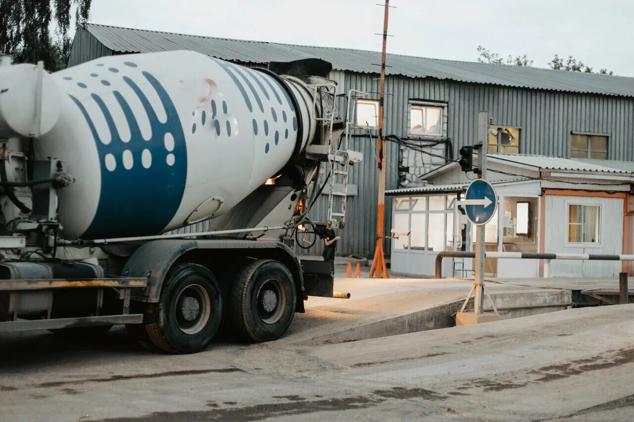 Бетон мск. Бетон выгрузка м300 миксер. Гк «бетон-бетон» евгений васюков. Бетон лидер великий новгород. Бетон москва.