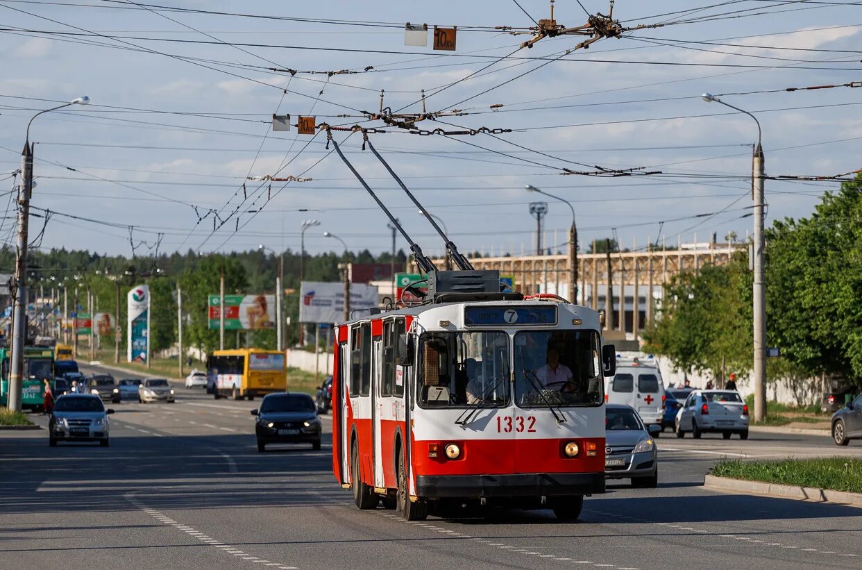 Где едет 4 троллейбус ижевск. Троллейбус зиу 682. зиу 682 ижевск. троллейбус зиу 682 ижевск. троллейбус зиу 9 ижевск.