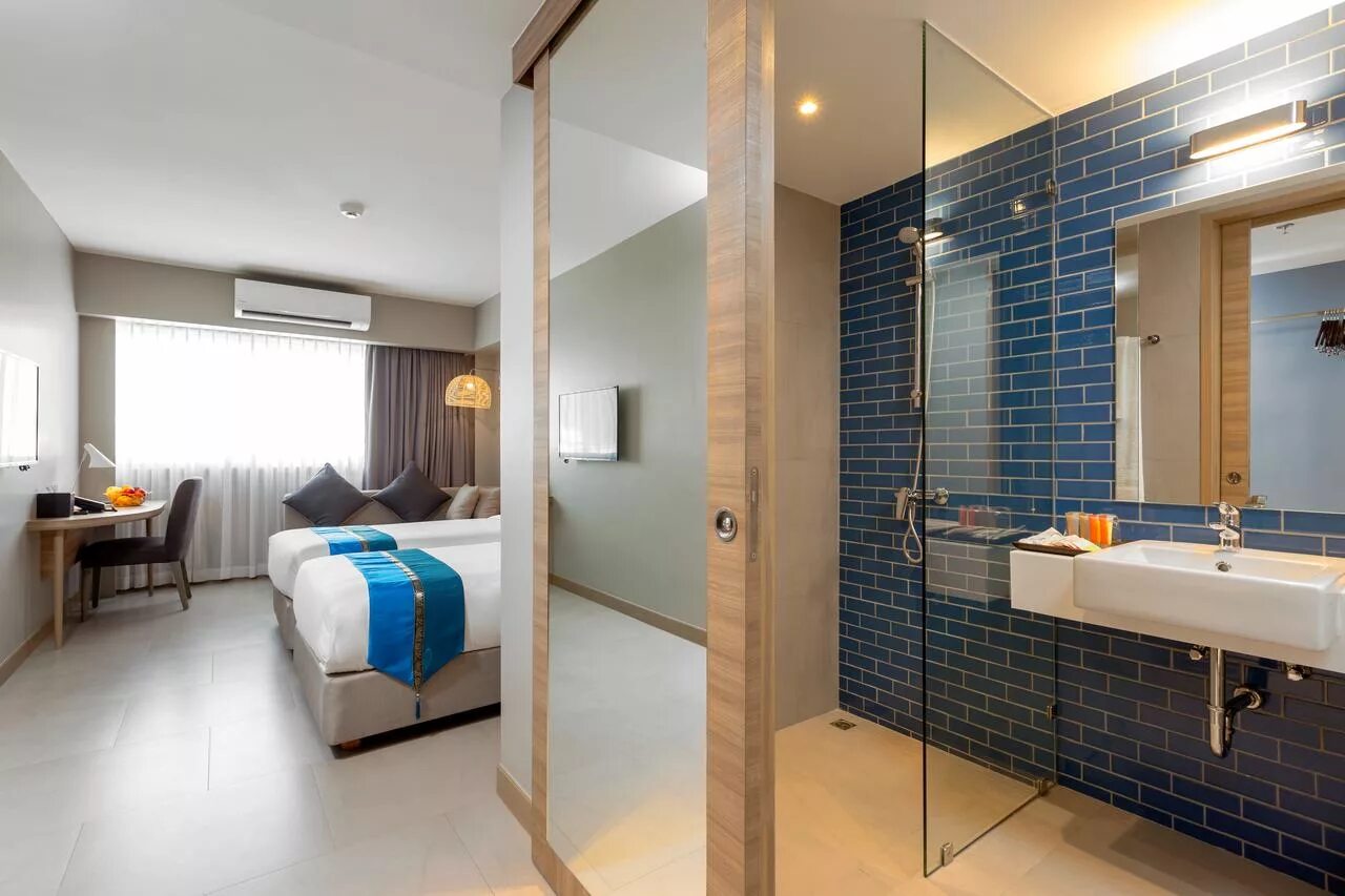Hub hotel. Отель Oakwood Hotel JOURNEYHUB Phuket. Journey Hub 3 Таиланд Пхукет. Journey Hub Hotel Phuket. Oakwood Hotel Journey Hub 4*.