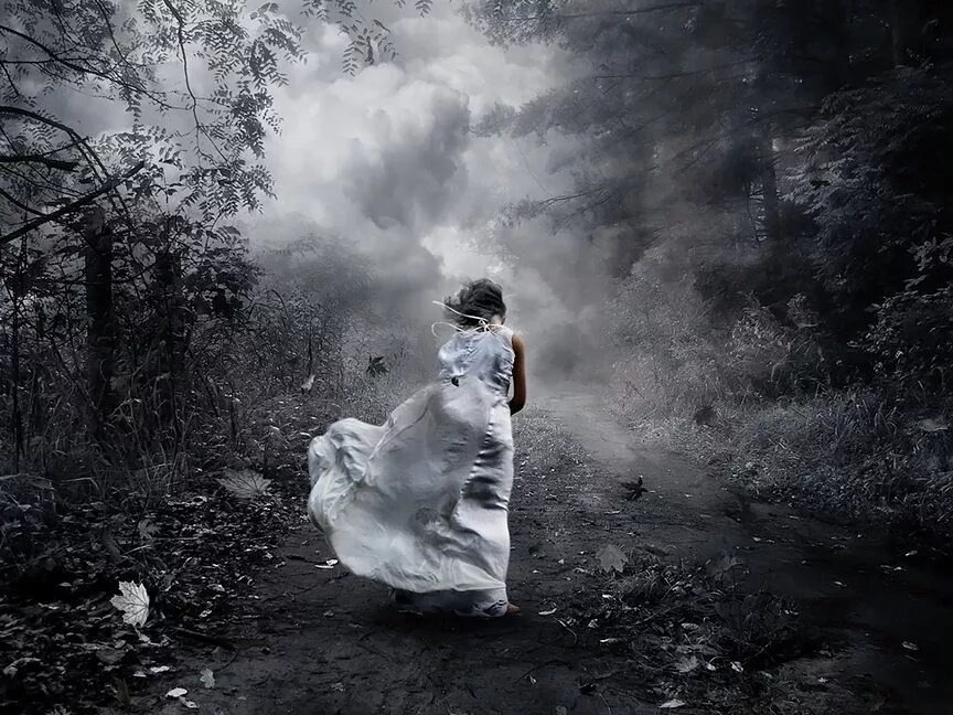 Холодная душа. Девушка пепел. Невеста в тумане. Фотосессия на пепелище.