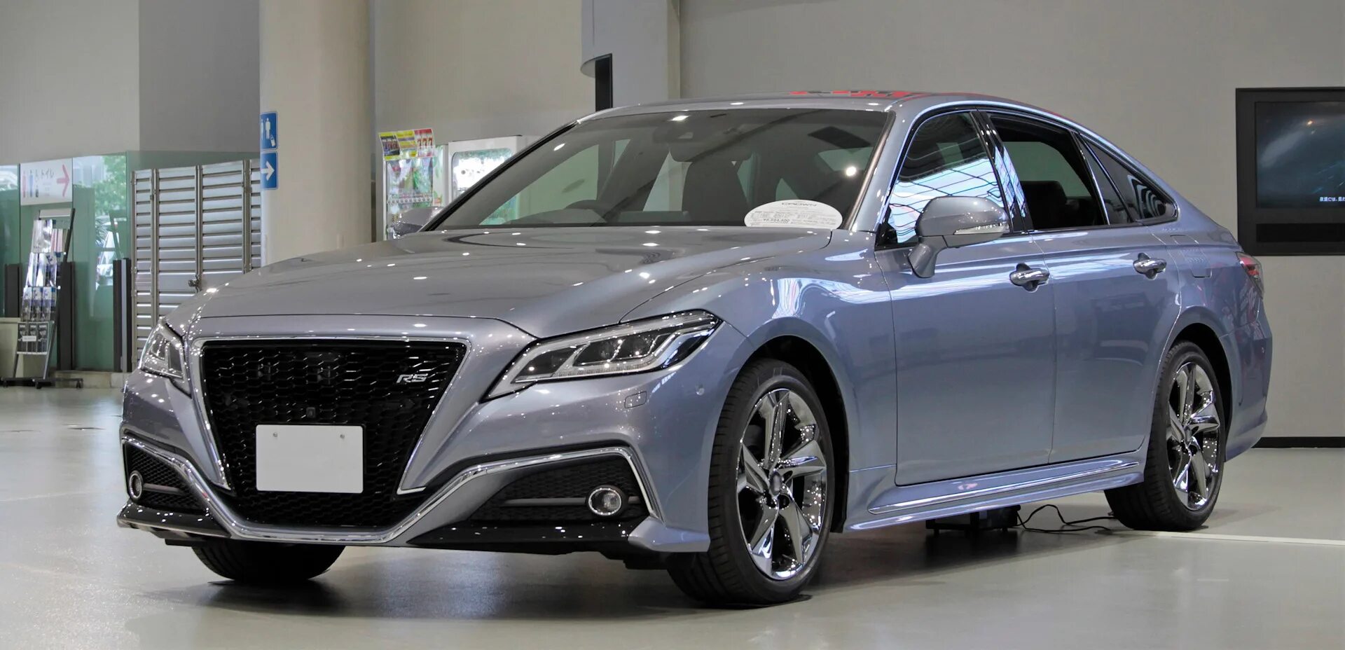 Какой краун лучше. Toyota crown s220. toyota crown s220 rs. тойота краун рс 2018. toyota crown s220 rs 3.5.