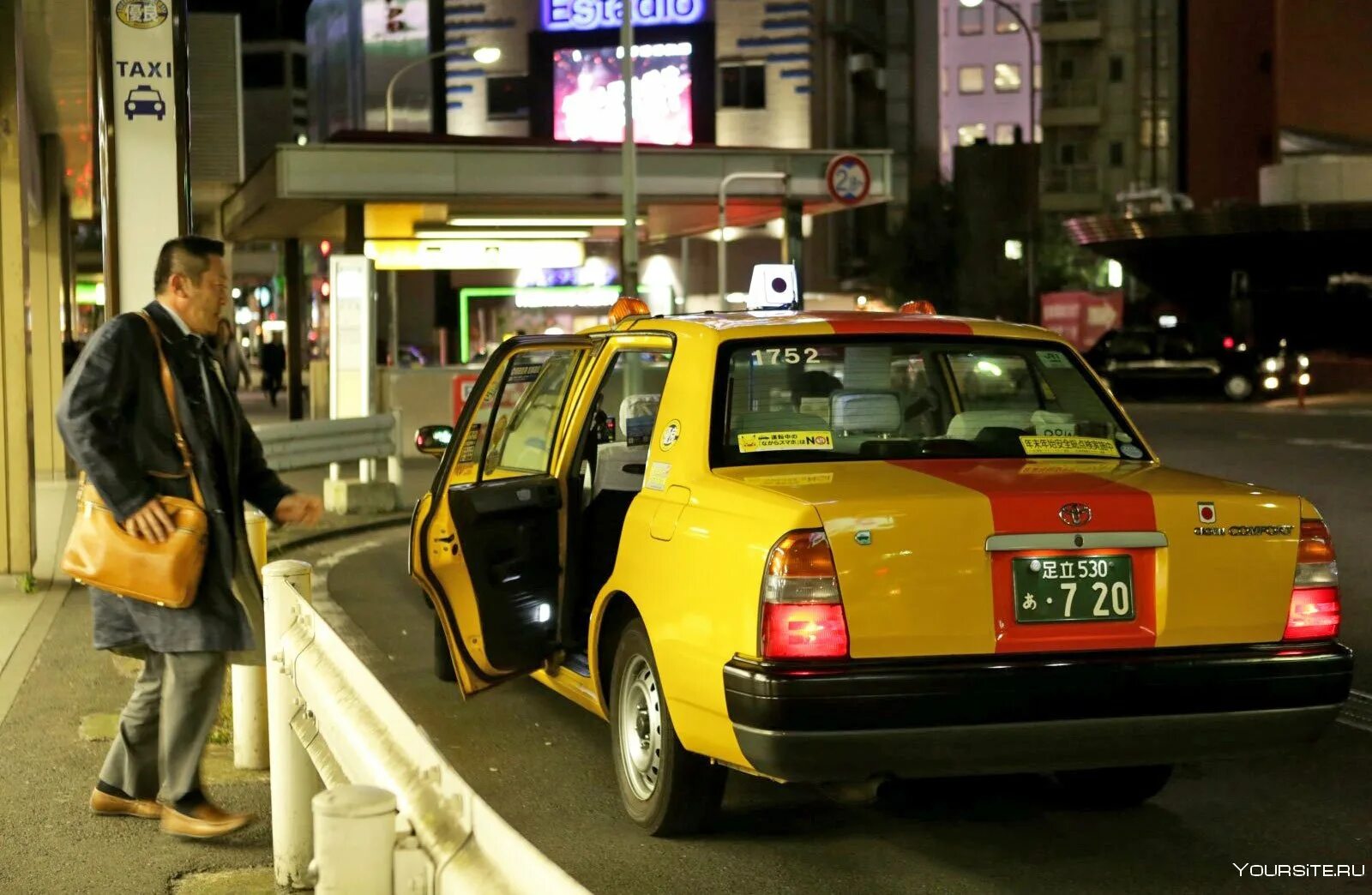 Toyota Japan Taxi. Такси Токио. Тойота такси в Японии. Toyota Taxi Japan 2009. Take car taxi