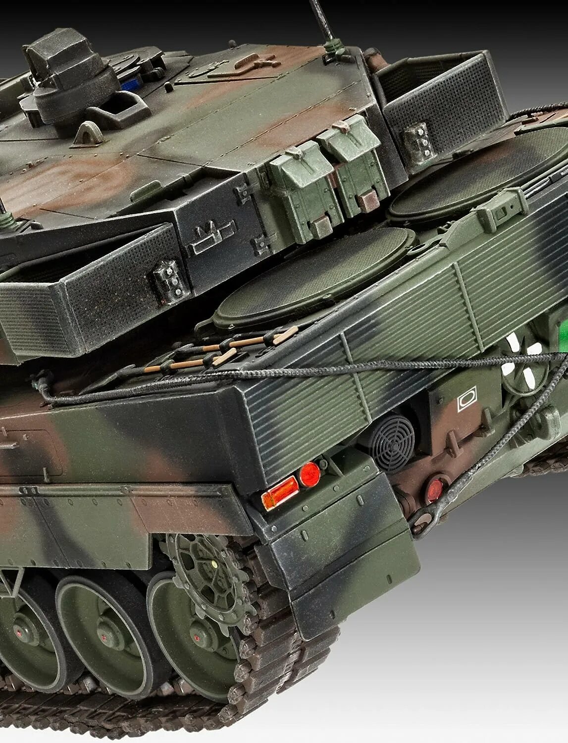 Леопард 2 модели. Revell leopard 2a5. леопард 2а5. танк леопард 2а5. танк leopard 2a5.