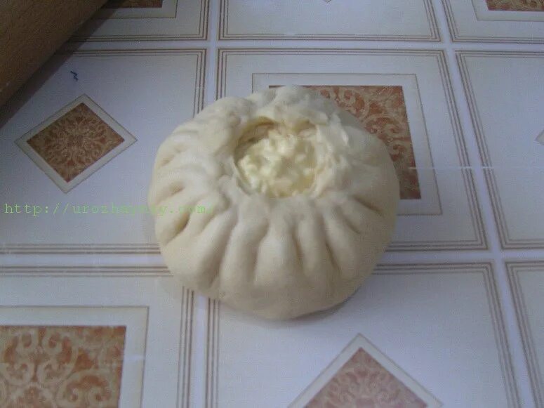 Горшочки из теста с начинкой. Горшочки из дрожжевого теста. Съедобные горшочки из теста. Жаркое в горшочках из теста. Мясо в горшочке из теста.