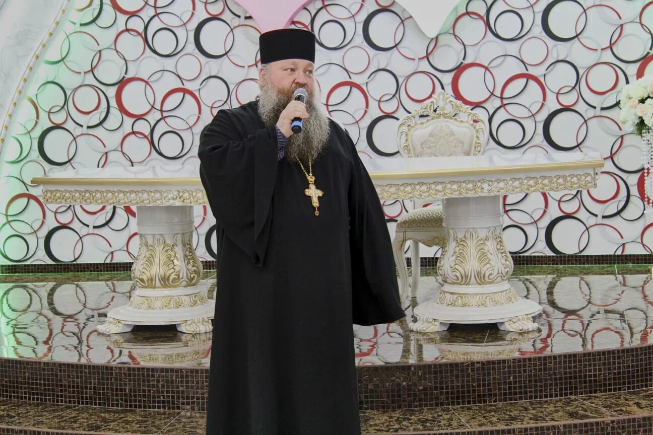 Томская община сестер милосердия. Диаспора томска. Священнослужитель в мечети. Сестринское служение. Сестринское служение.