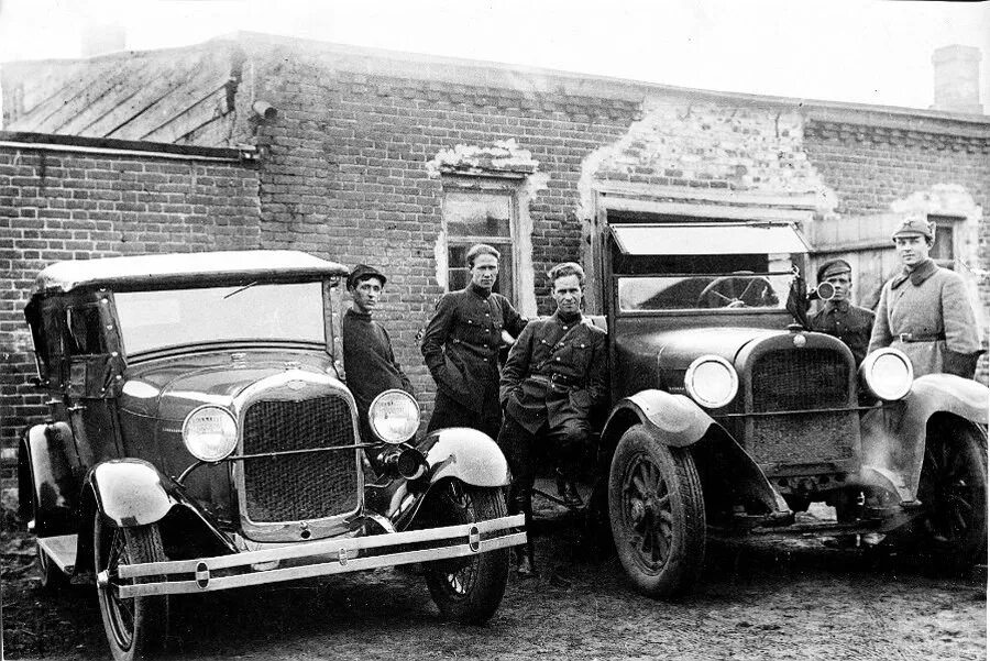 Арест старый. Черный воронок машина НКВД. Воронок 1937. Черный воронок машина НКВД 1937. ГАЗ м1 НКВД.