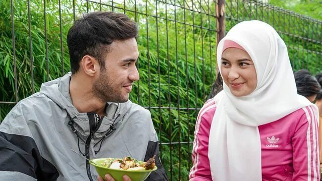 Мусульманская семья брак. Свадебное соглашение индонезия. Традиционная церемония бракосочетания на бали. Похороны невесты и жениха. Свадебное соглашение индонезия.