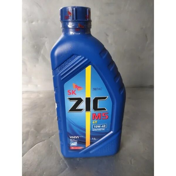 Масло в 4т двигатель. ZIC 10w 40 m7 4t made in Korea. Масло ZIC 4t. Масло зик 10w 40 4т. Масло ZIC 10-40 полусинтетика для скутера.