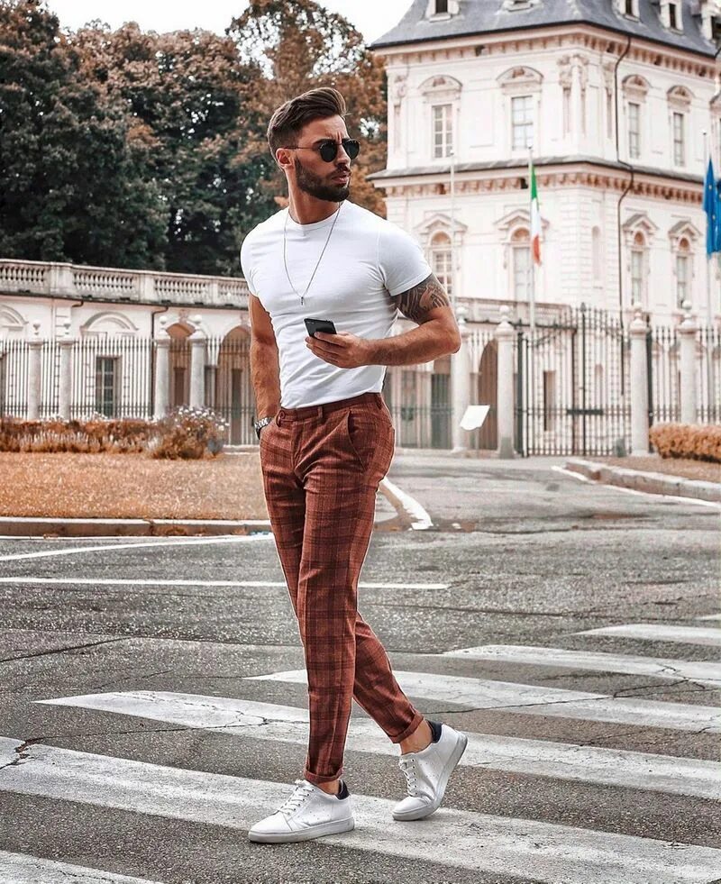 Стильный мужчина в очках. Стильная мужская одежда. Стиль пацанов 2023. Стильный образ для мужчины. Стильный лук мужской.