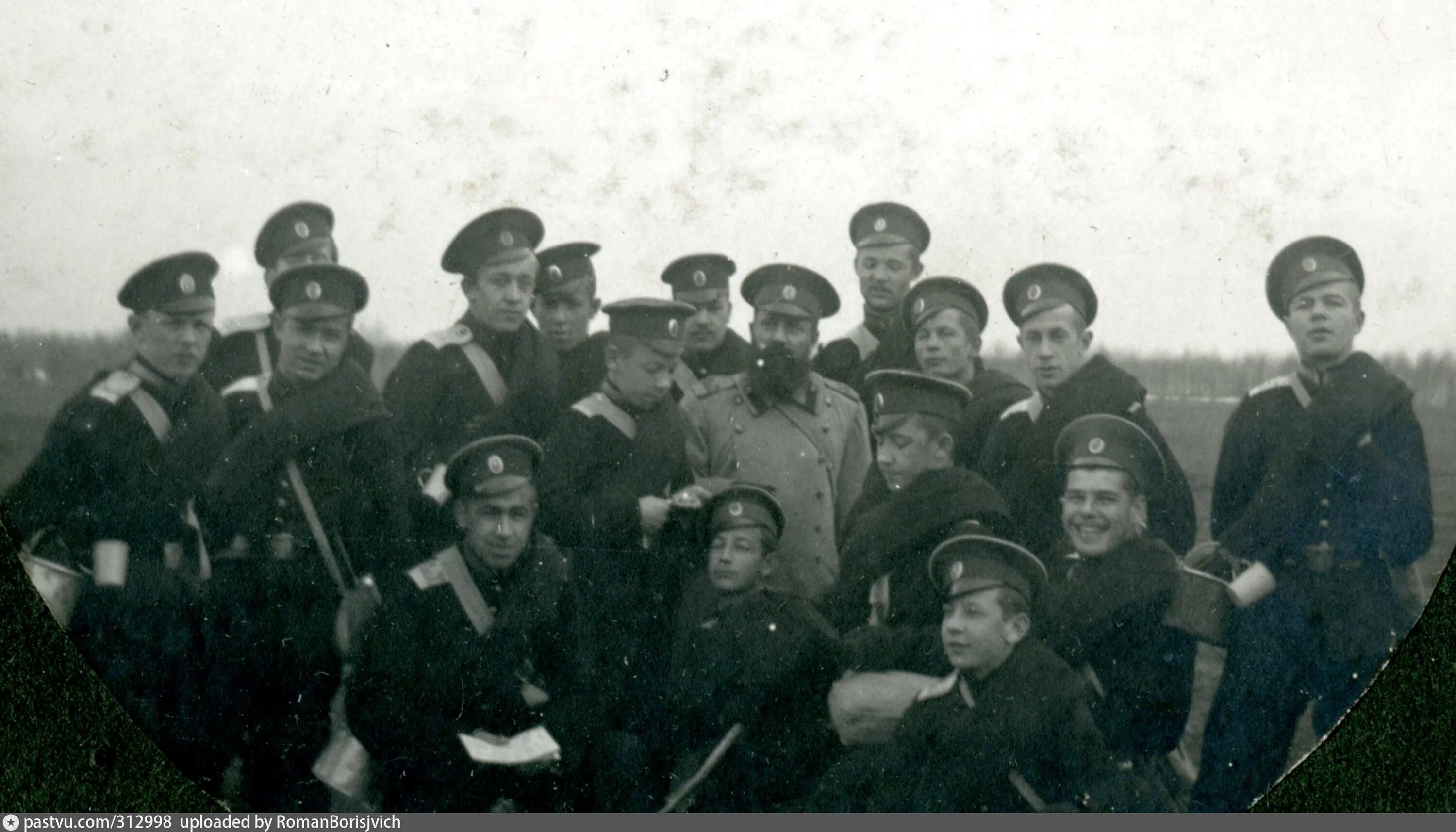 Кадеты 19. Кадеты омского кадетского корпуса 1913 год. кадеты сибирского кадетского корпуса, омск,1919 год. пажеский корпус 1916. кадеты 19 век.