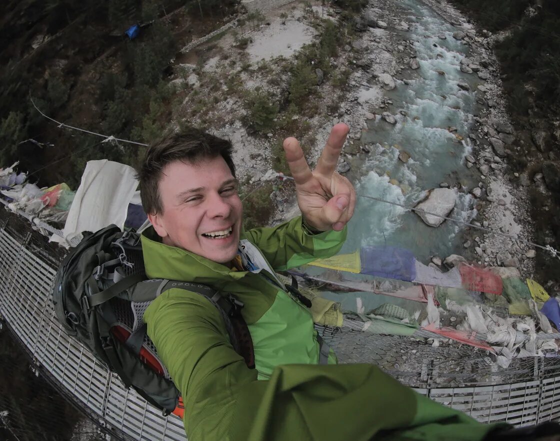 Программы про путешествия на канале пятница. Сайт дмитрия комарова мир наизнанку. Александр дмитриев мир наизнанку. Телеканал пятница дмитрий комаров. Дмитрий пятница мир наизнанку.