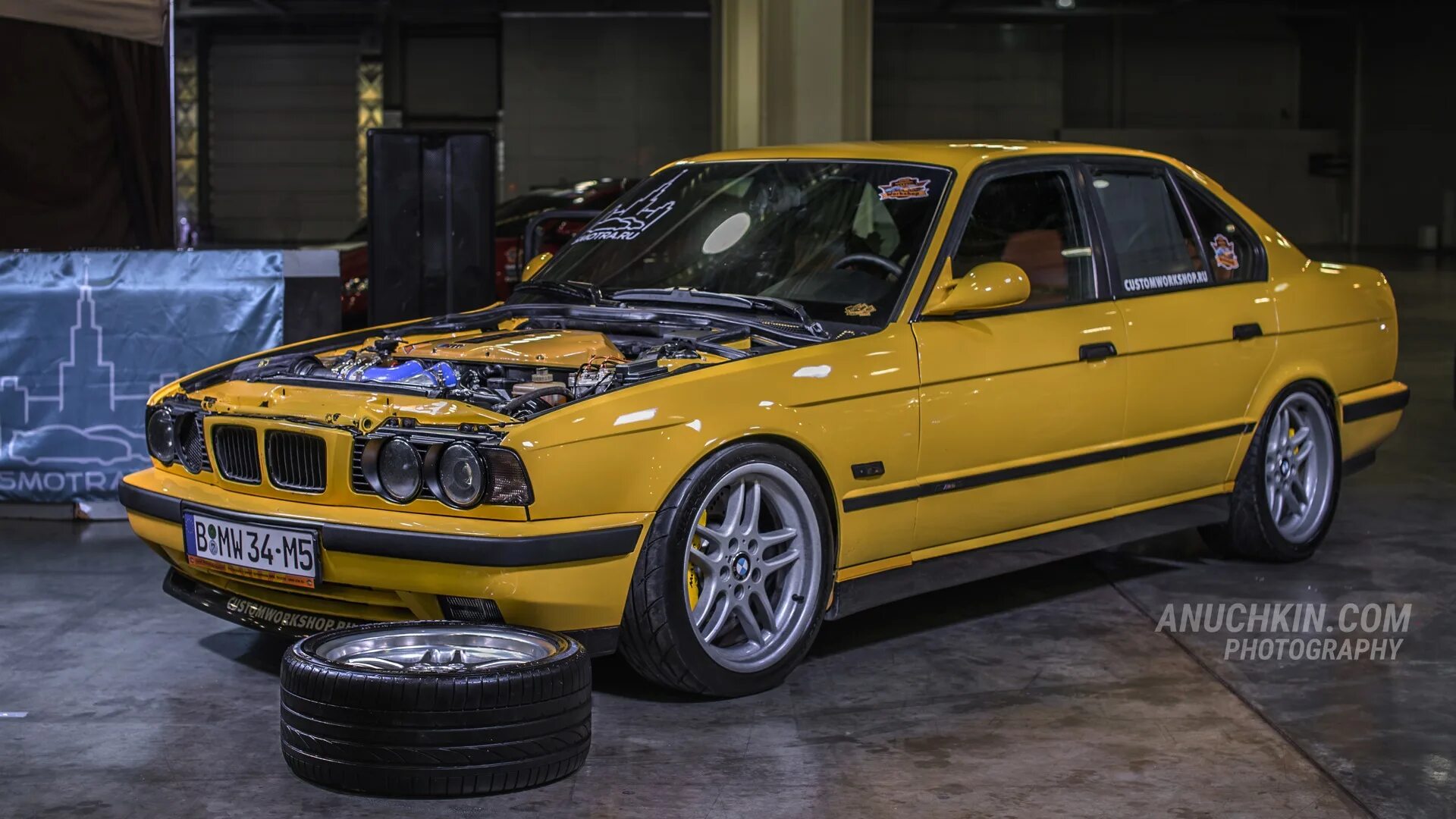 Е34 гаджи. BMW m5 e34. БМВ м5 е34. BMW m5 34 e34. БМВ 5 е34.