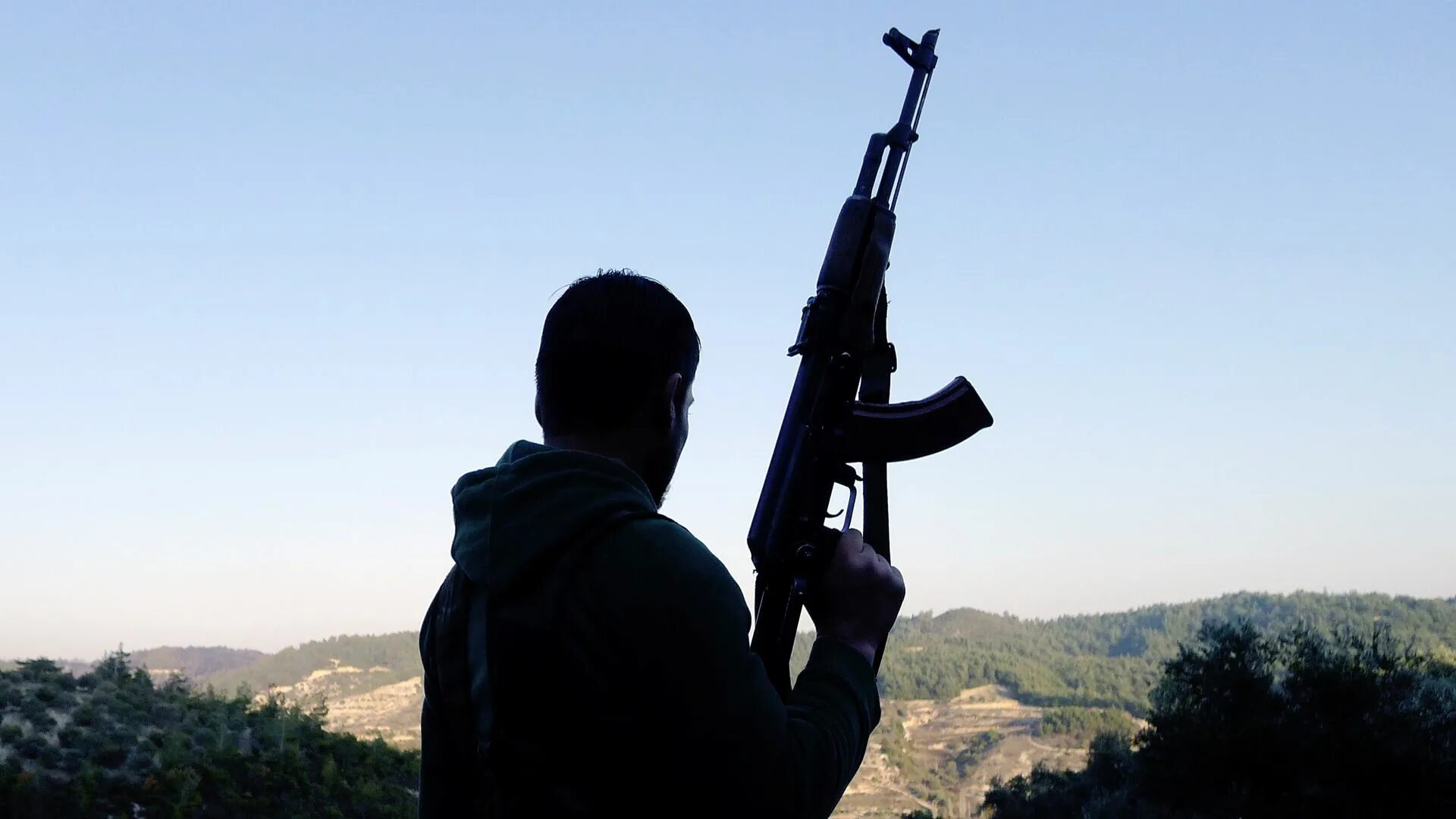 Винтовка ак 47. Танец мальчиков на 23 февраля в детском саду. Военный с автоматом. Пацаны в строю стоят автомат в руках. Танец пацаны в строю стоят.