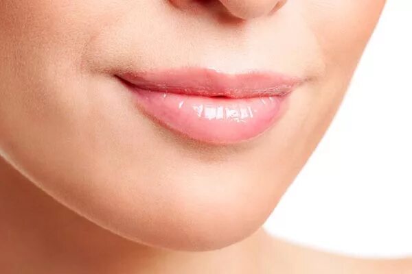 Приподнятые уголки губ. Улыбка уголками губ. Форма для коррекции губ с опущенными уголками. Губы вниз. Губы вниз.