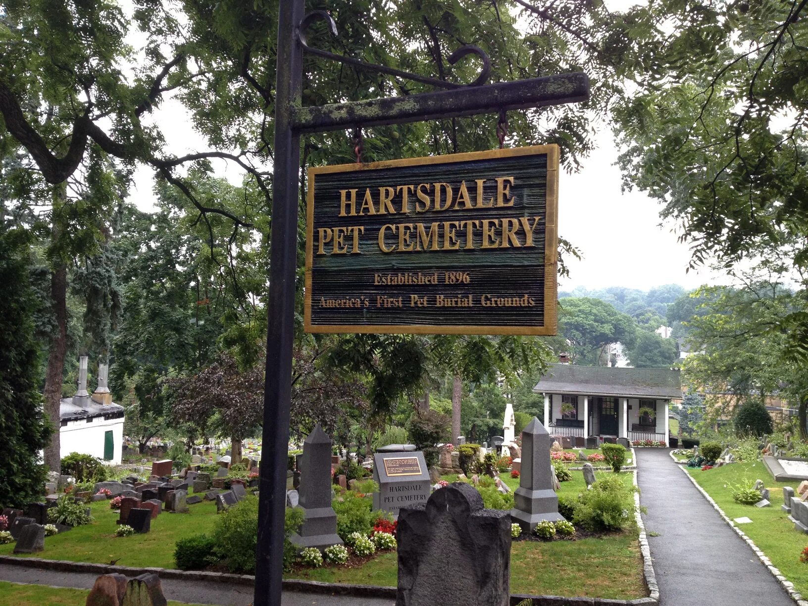 Pet cemetery. Hartsdale Pet Cemetery. Pet Cemetery USA. Pets Cemetery near me. Pet Cemetery Green.