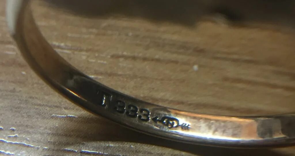 Клеймо 2м5. Клеймо 333 пробы золота Германия. Немецкие кольца клеймо. Клеймо на обручальном кольце.