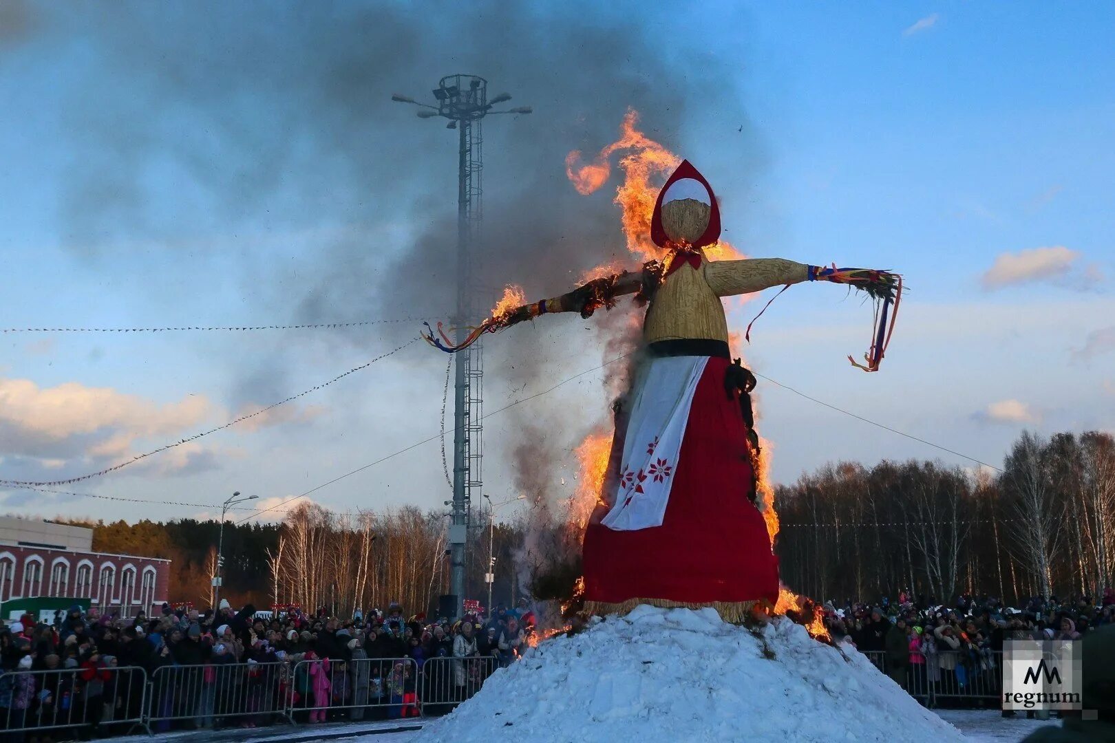 Н. Фетисов - "широкая Масленица". Масленица сожжение Масленицы. Чучело на Масленицу. Сжигание чучела Масленицы. Сжигание масленицы для детей