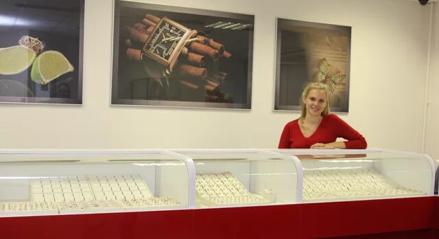 Ревда ювелирный. Ювелирный магазин ревда. Золотой телец ревда. Ревда ювелирный. Первый ювелирный ломбард.