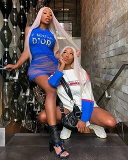 Винаги провокативните Clermont Twins.