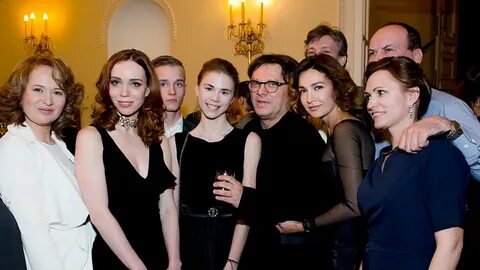 Премьера большой артист