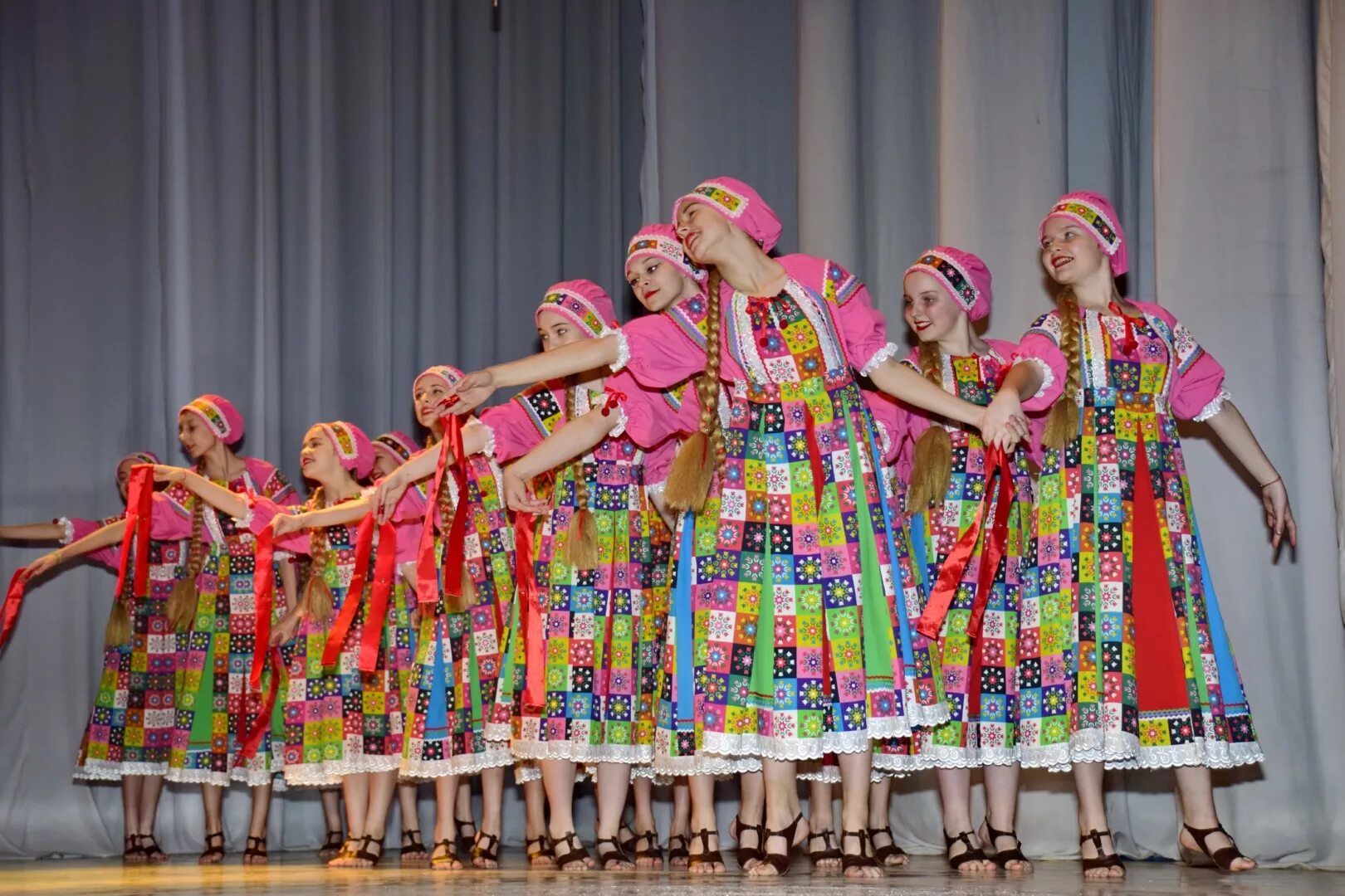 ансамбль ритмы. хореографический ансамбль ритм ярославль. ансамбль ритмы. коллектив ритм. ритмы детства ансамбль.