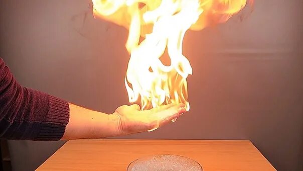 Как сделать чтобы сгорел. Фокусы с огнем. Горящая рука фокус. Трюки с огнем для детей. Опыт горящая рука.