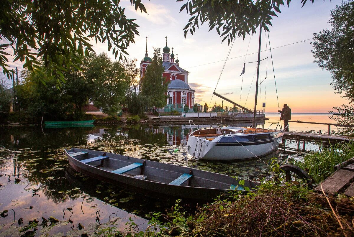 Ярославль в церкви в 3д. Храм сорока мучеников переславль залесский. Сорока виталик попутная. Плещеево озеро переславль залесский покататься на лодке. Переславль трубеж.