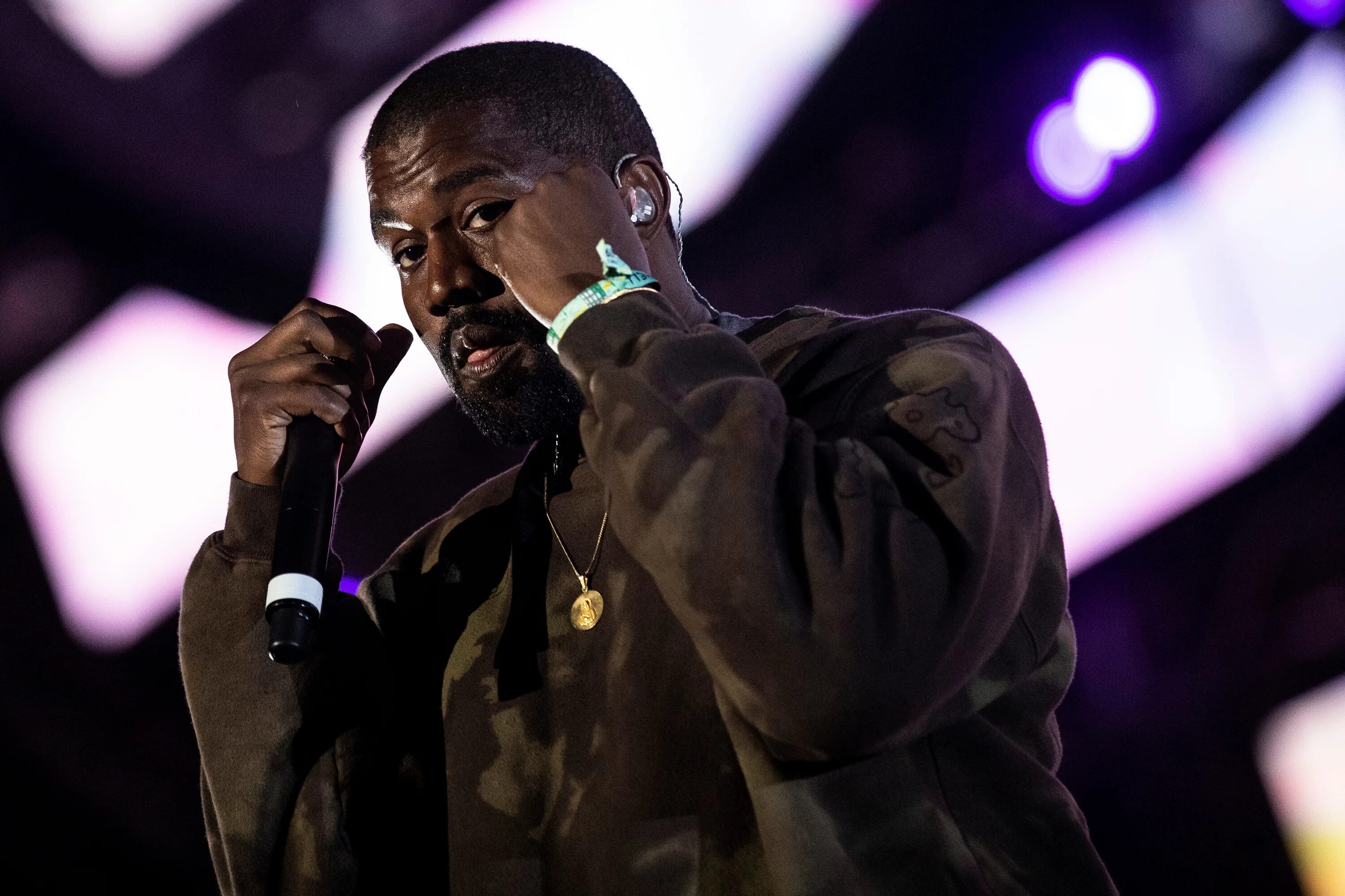 Kanye 2022. Кани вест. Канье уэст на английском. Kanye west news. Канье уэст на английском.