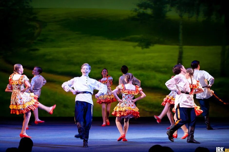Солнышко иркутск танцы. Иркутск гостиничный комплекс планета. Ансамбль солнышко иркутск. Ансамбль солнышко иркутск. Солнышко иркутск танцы.