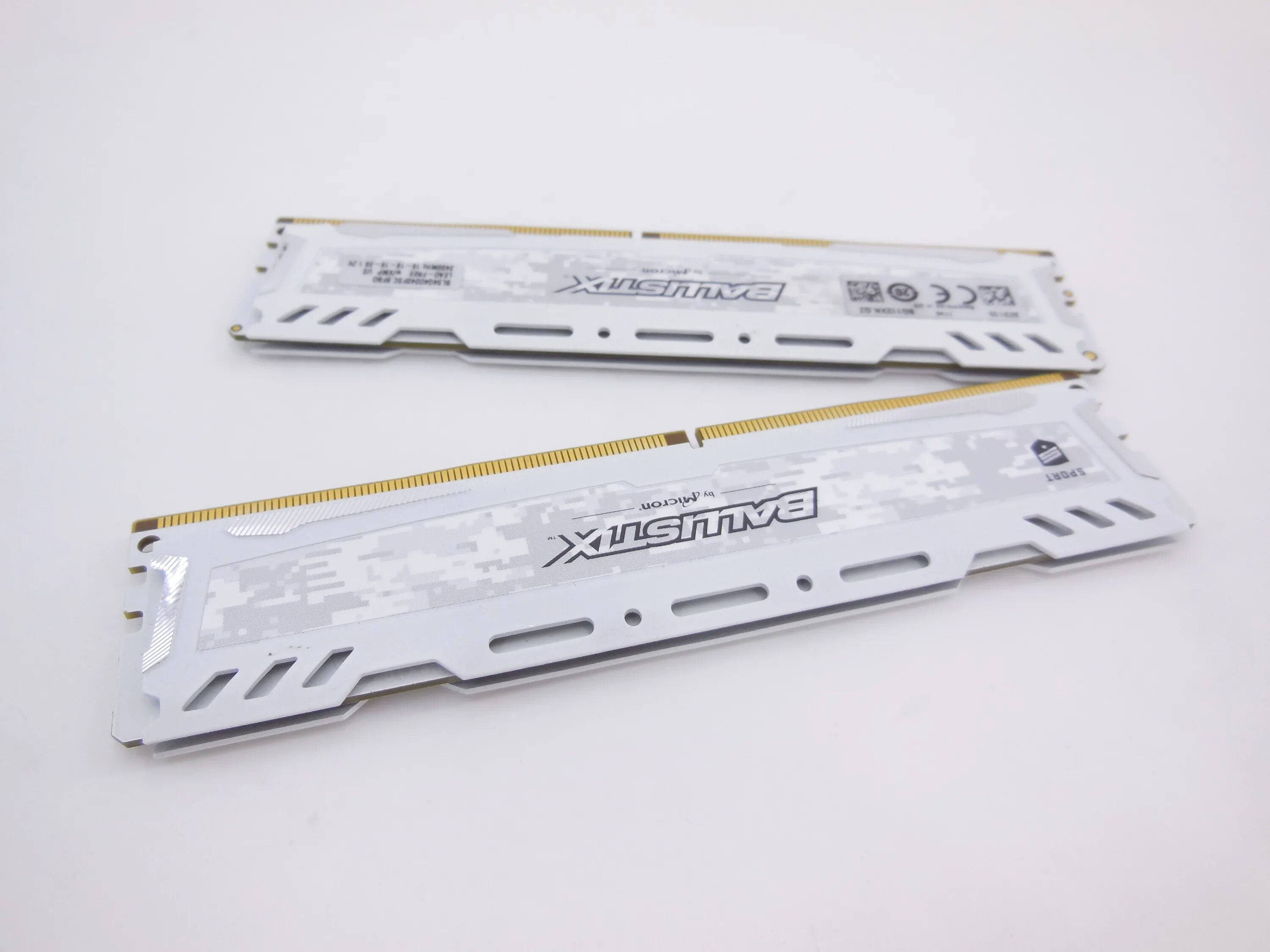 Память crucial ballistix ddr4. Crucial Ballistix Sport lt ddr4 8gb. Ballistix Sport 8gb ddr4 2400mhz. Crucial Ballistix Sport 4gb 2400mhz. Ballistix Sport lt 8gb.