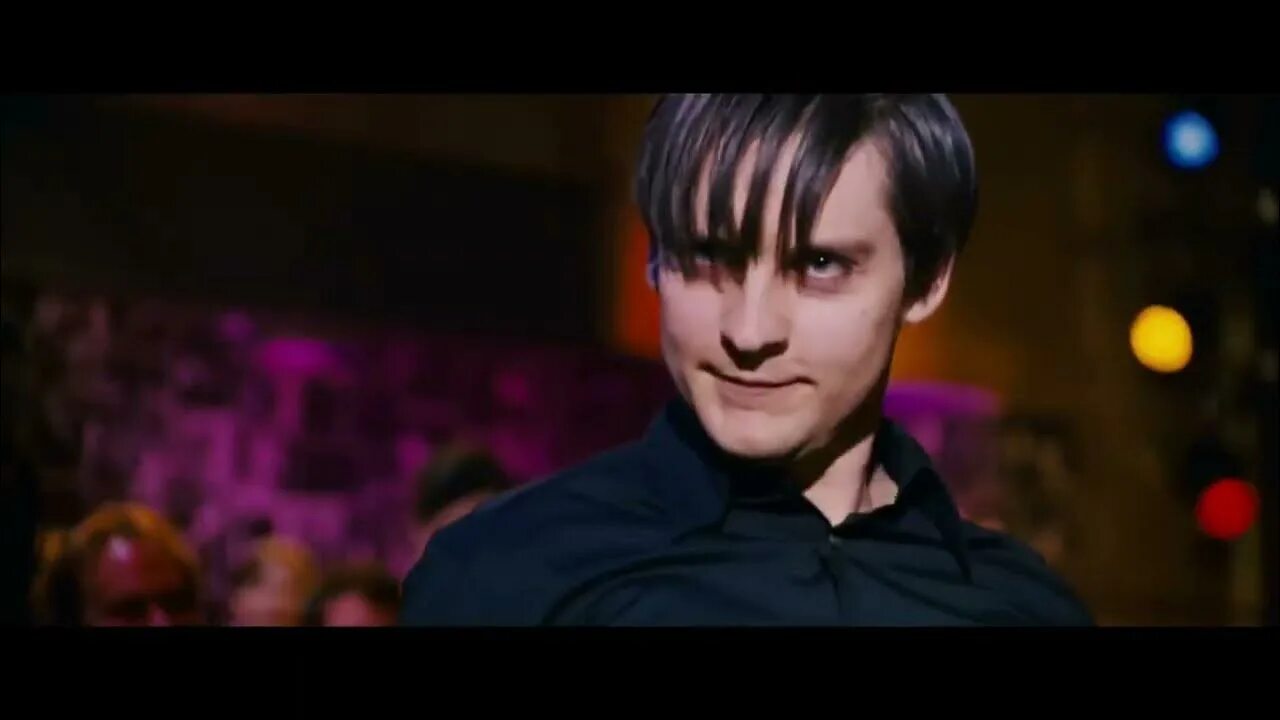 Тоби магуайр паук 3. Питер паркер человек паук 3. злой питер паркер человек паук 3. тоби магуайр злой паук. булли магуайр человек паук.