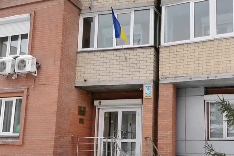 Консульство Украины в Новосибирске. Консул Украины в Новосибирске. Японское посольство в Новосибирске домик.