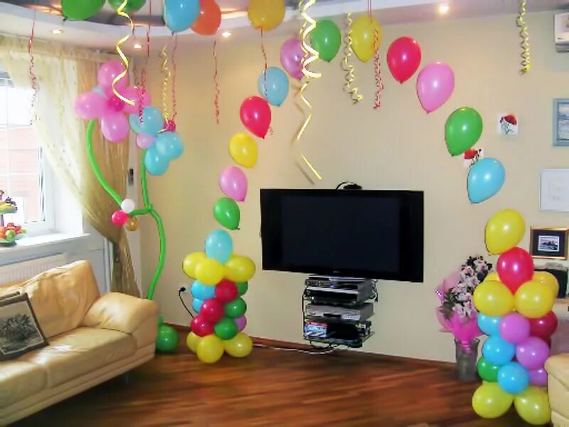 Как украсить шариками день рождения. Украшение комнаты на день рождения. Украшение комнаты шарами. Украсить комнату шариками. Украсить комнату на др.