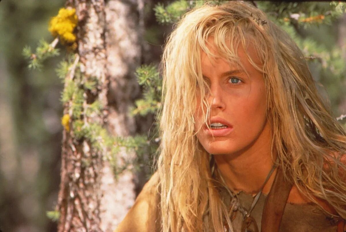 Клан пещерных. Клан пещерного медведя 1986 дэрил ханна. The clan of the cave bear 1986. Клан пещерного медведя 1986 дэрил ханна. Дэрил ханна 1986.